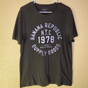 BANANA REPUBLIC Men’s **Aged Black** Casual Logo Tee